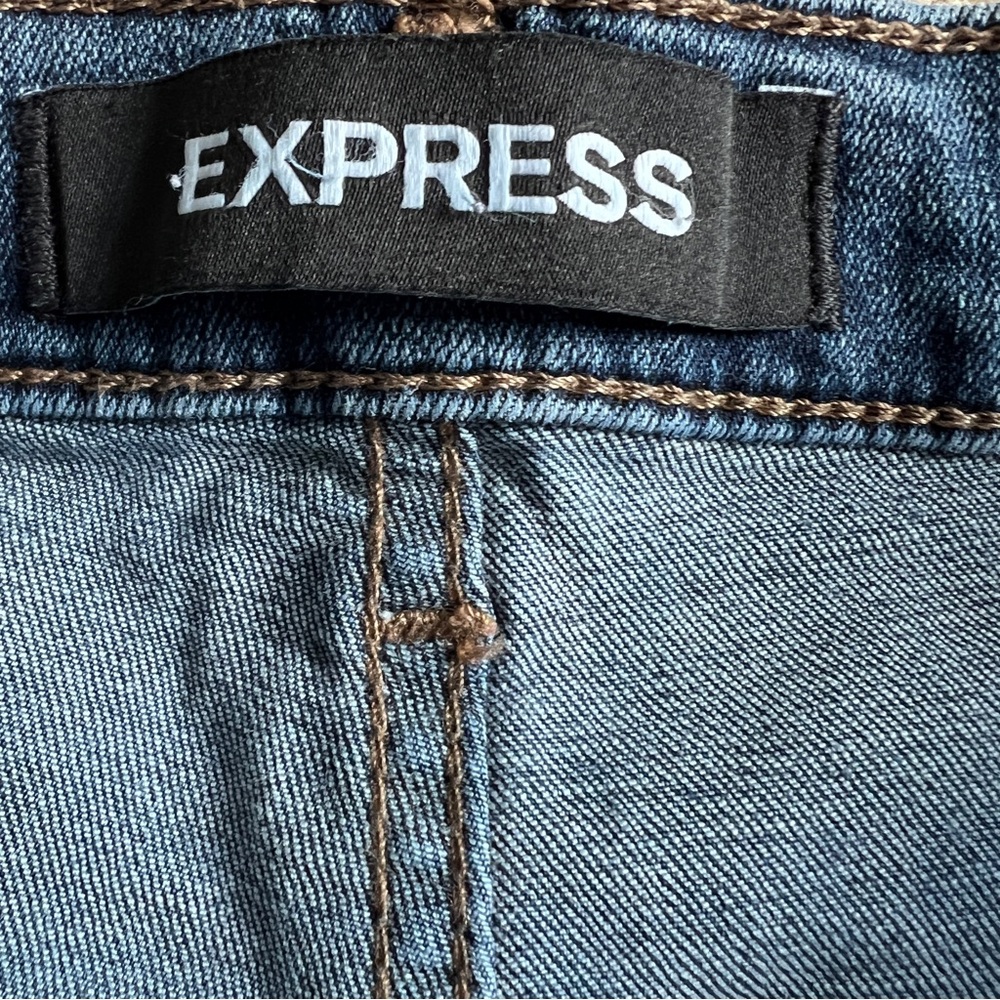 Express denim shorts 14 midi high rise frayed hem‎ embroidered floral cutoff - Picture 3 of 7